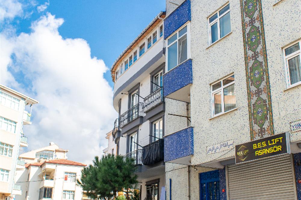 Fantastic Investment Opportunity in Kartal Orta Mahallesi! 1 Basement + 5-Storey Building Built in 2009 Awaits You!