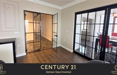 CENTURY21 UZMAN'DAN YALINCAKTA İÇİ ÖZEL YAPIM DENİZ MANZARALI DAİRE