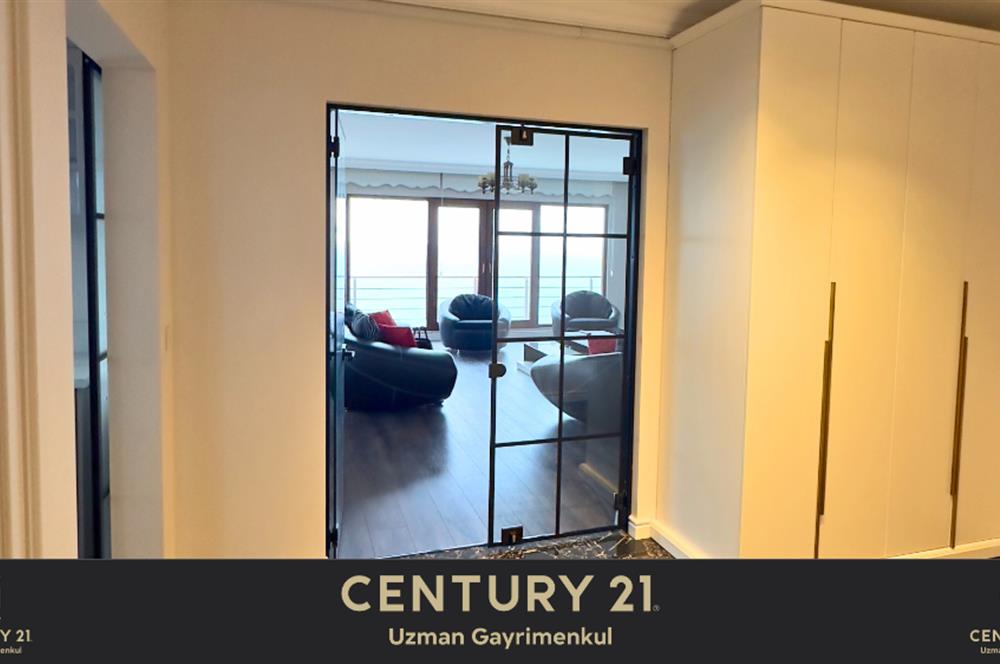 CENTURY21 UZMAN'DAN YALINCAKTA İÇİ ÖZEL YAPIM DENİZ MANZARALI DAİRE