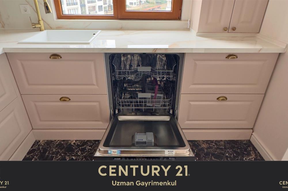 CENTURY21 UZMAN'DAN YALINCAKTA İÇİ ÖZEL YAPIM DENİZ MANZARALI DAİRE