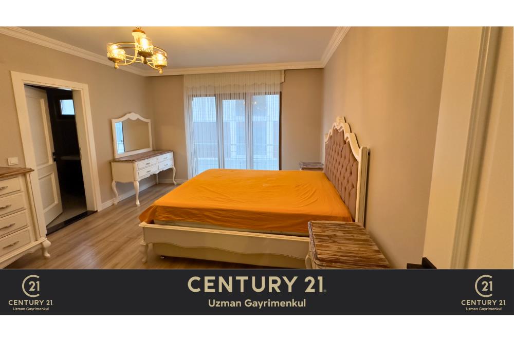 CENTURY21 UZMAN'DAN YALINCAKTA İÇİ ÖZEL YAPIM DENİZ MANZARALI DAİRE