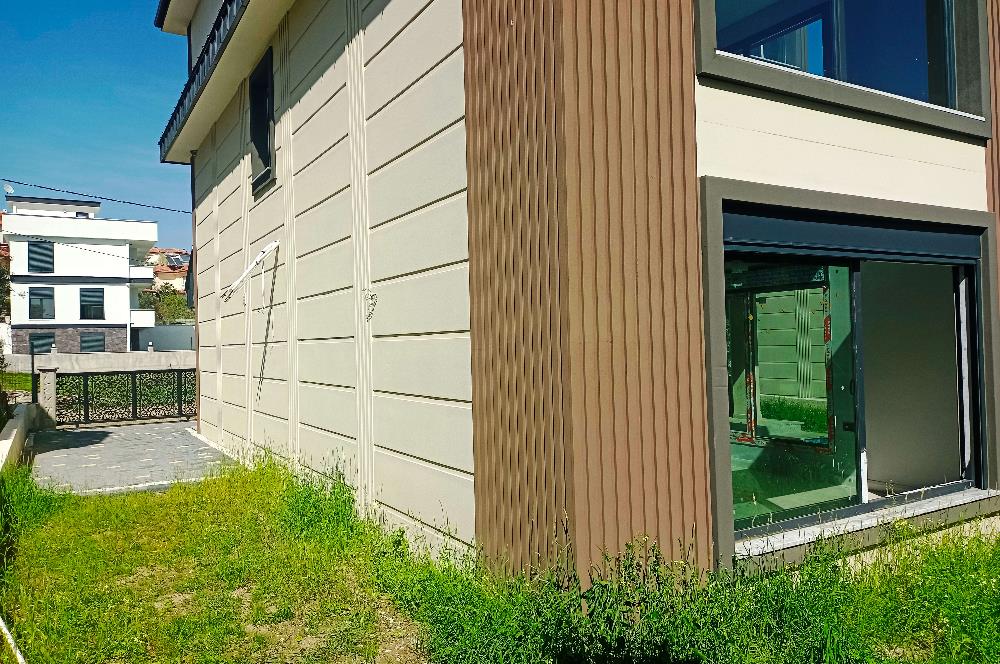 Edremit Güre'de Kiralık, 4+1, Yeni, Özel Havuzlu, Süperlüx Villa