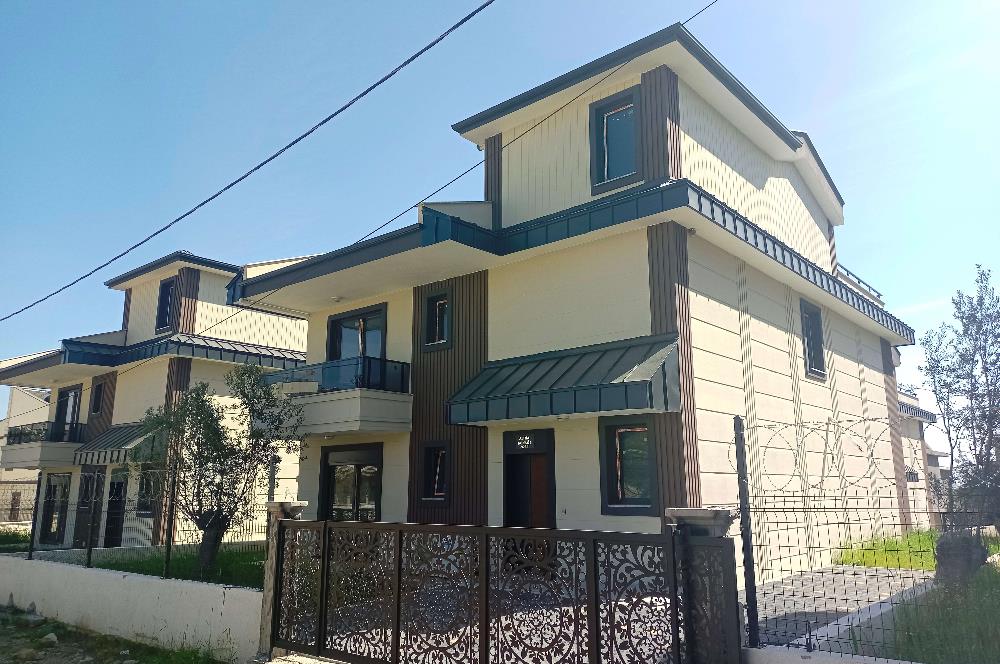 Edremit Güre'de Kiralık, 4+1, Yeni, Özel Havuzlu, Süperlüx Villa