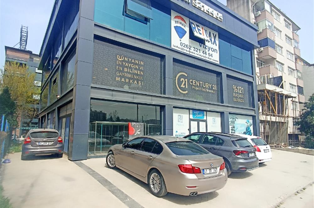 Century21 Projectten İzmit Merkez E-5 üzeri 330m² Kiralık Dükkan