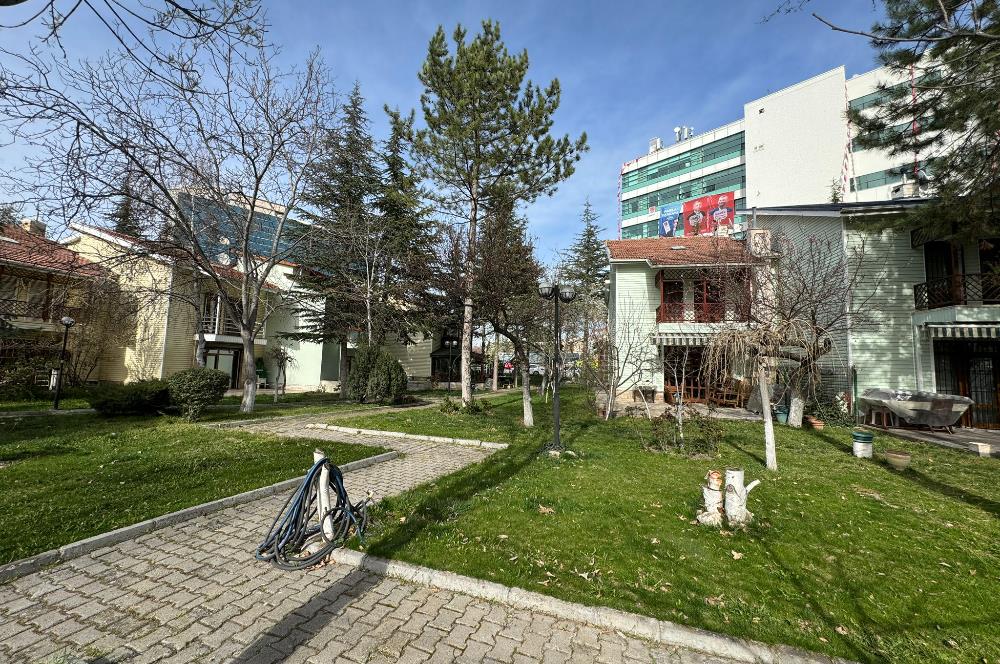 ÇAYYOLU'NUN EN MERKEZİ KONUMUNDA TRİPLEX VİLLA