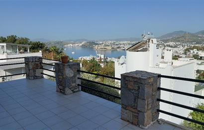 Bodrum-Kumbahçe deniz manzaralı kiralık dubleks villa