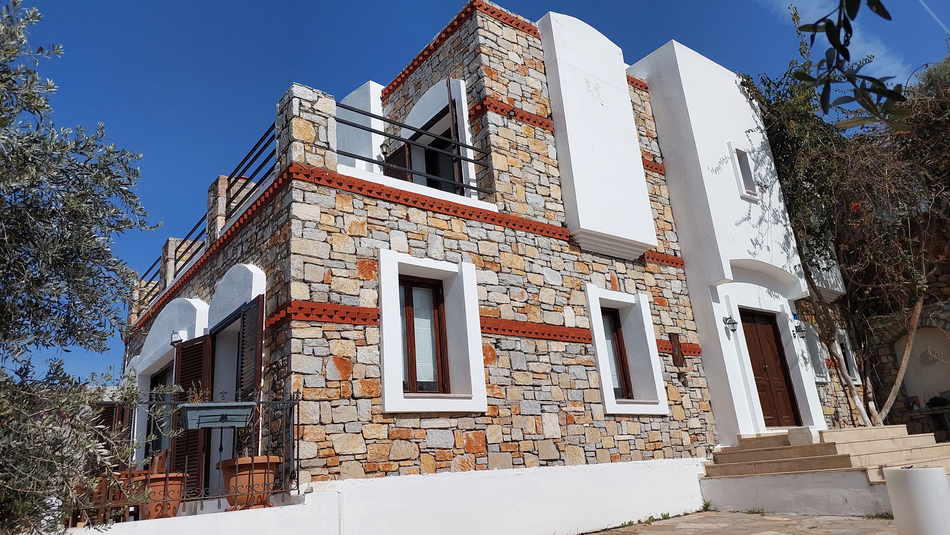 Bodrum-Kumbahçe deniz manzaralı kiralık dubleks villa