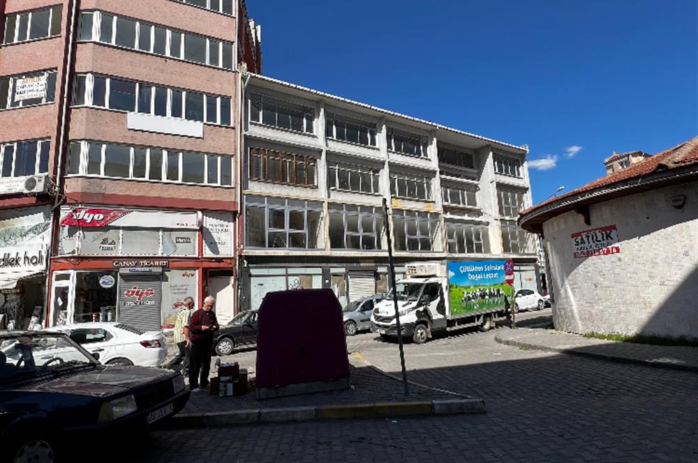 C21 LÜLEBURGAZ CESME SQUARE INVESTMENT 2nd FLOOR OFFICE FLOOR FOR SALE