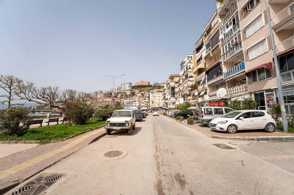 C21 Cius; Gemlik Balıkpazarı Sahilde 2+1 Deniz Manzaralı Köşe Daire