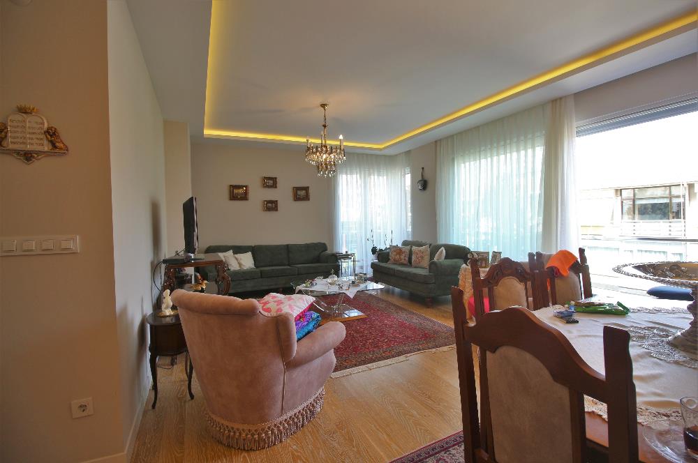 SUADİYE SAHİLDE SELVİLİ REZ. 8 YILLIK 4+1 160 m2