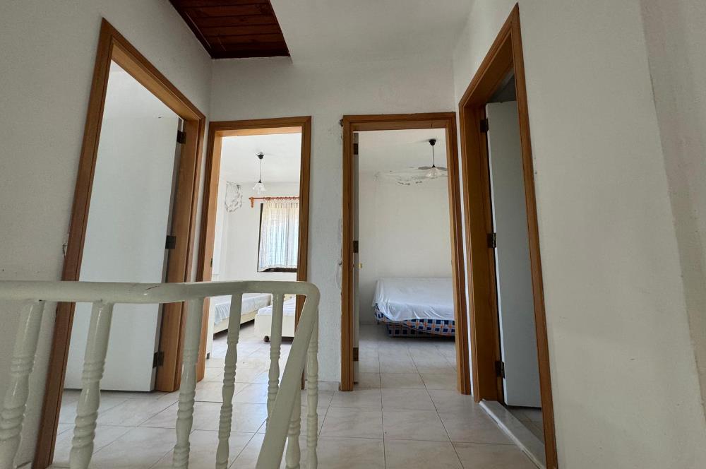 Çandarlı Asnur Sitesi'nde Satılık 3+1 Villa