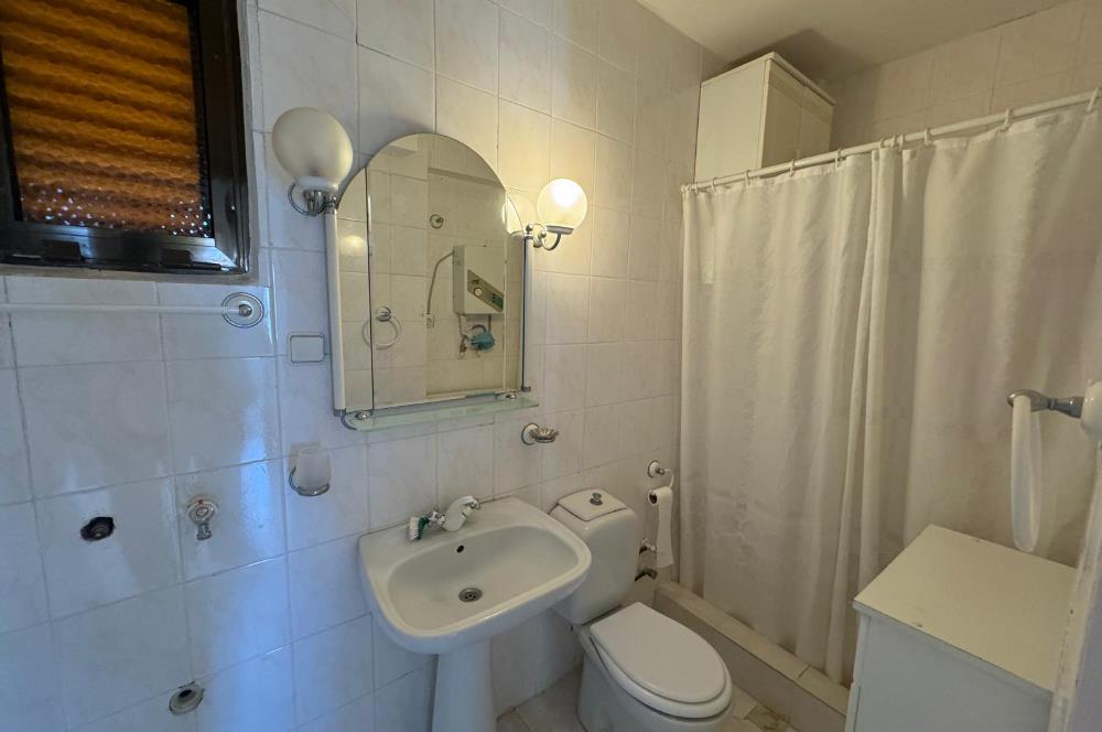 Çandarlı Asnur Sitesi'nde Satılık 3+1 Villa