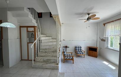 Çandarlı Asnur Sitesi'nde Satılık 3+1 Villa