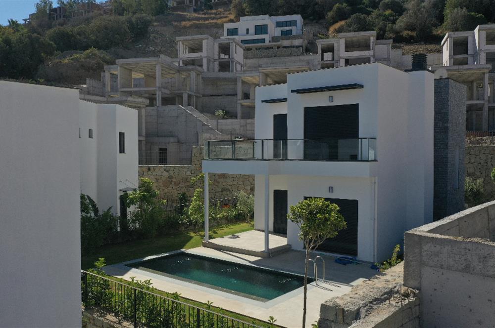 Gümüşlük Koyunbaba Mevkiinde Denize 300m Mesafede Özel Tasarım Müstakil Havuzlu Dubleks Villa