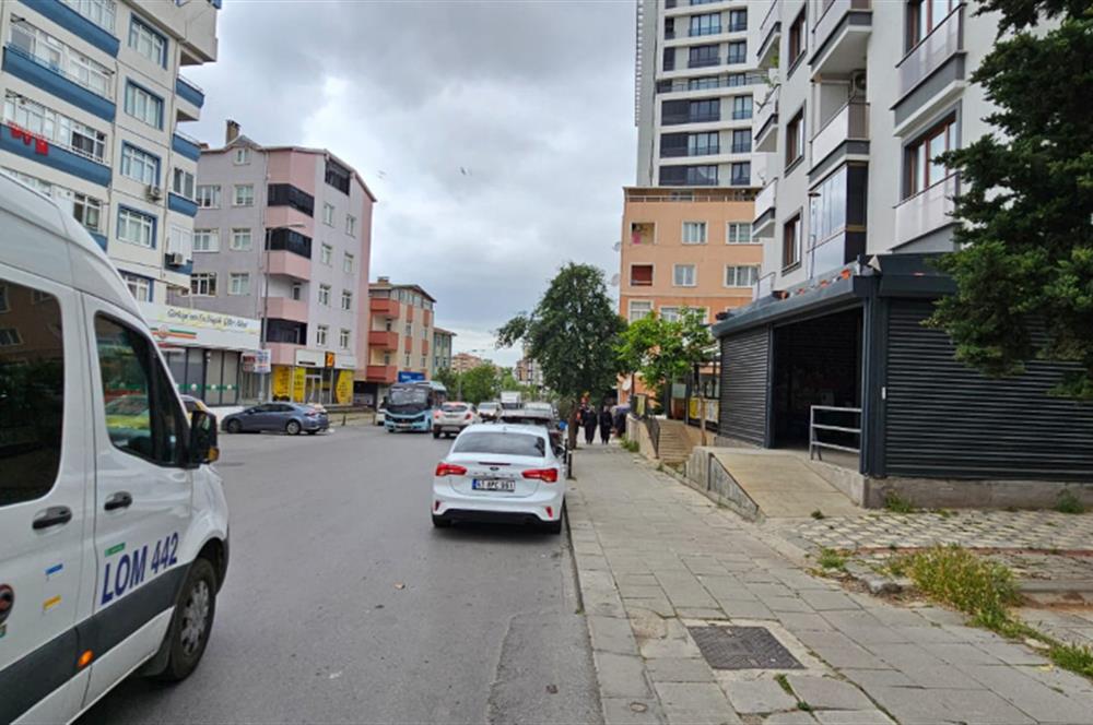 İstanbul Kartal Ana Cadde Üzerinde Satılık Dükkan