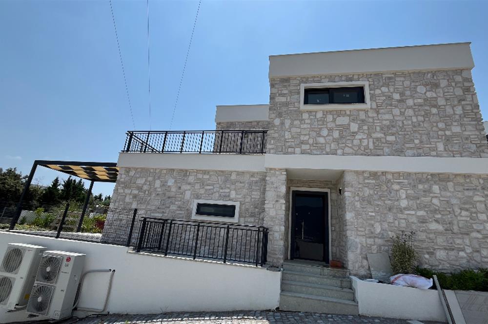 Ortakent Merkez'de 4+2 Müstakil Havuzlu Satılık Villa 