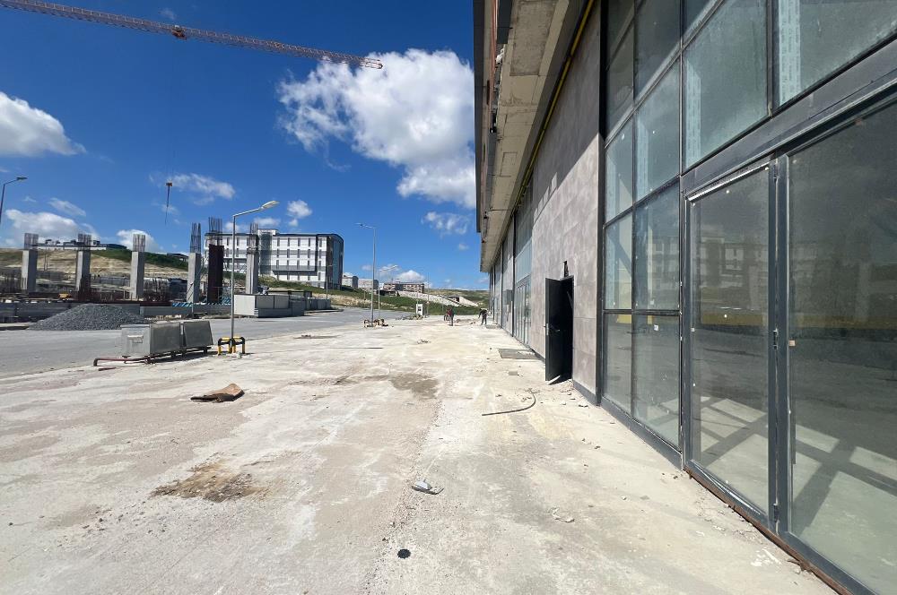 Deliklikayada İskanlı Kiralık Depo İmalat Uygun 1300m2 Düz Giriş