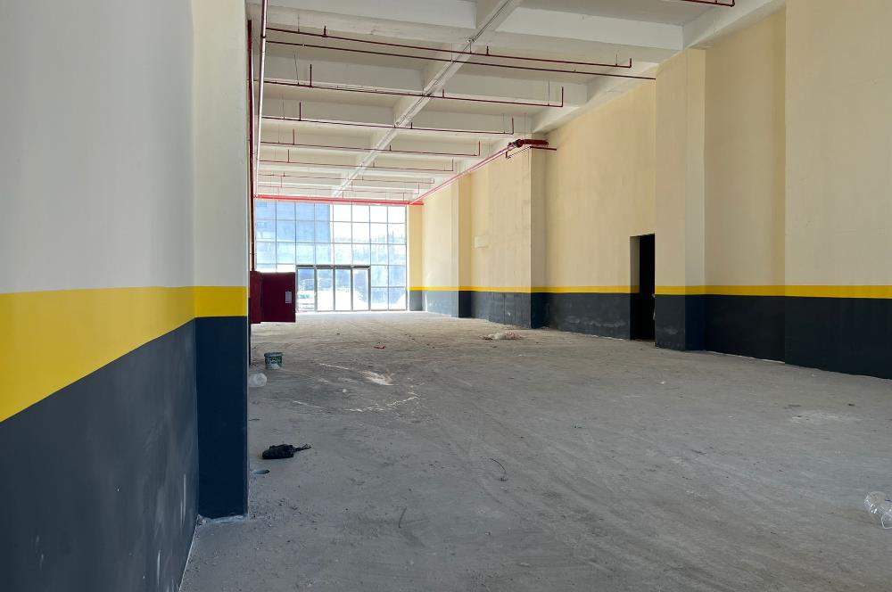 Deliklikayada İskanlı Kiralık Depo İmalat Uygun 1300m2 Düz Giriş