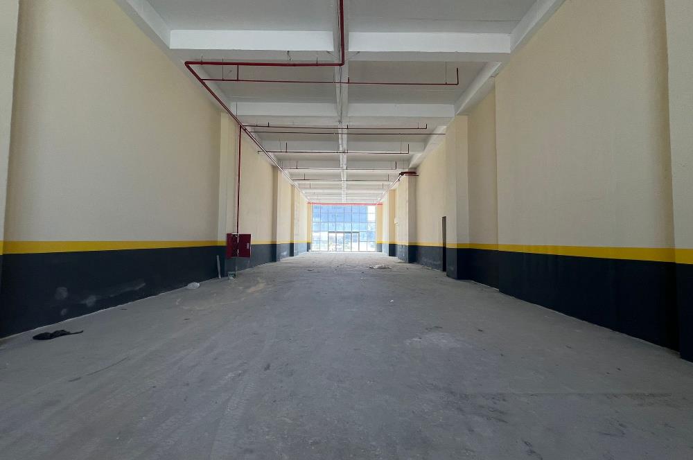 Deliklikayada İskanlı Kiralık Depo İmalat Uygun 1300m2 Düz Giriş