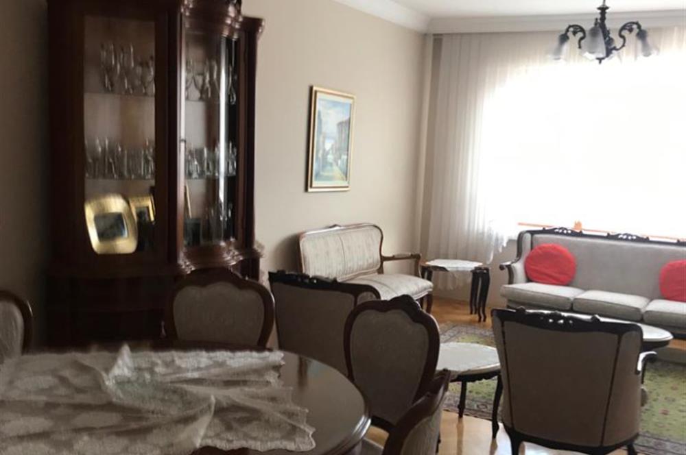 ÖVEÇLER KABİL CADDESİNDE SATILIK 5.5+1 DUBLEKS DAİRE