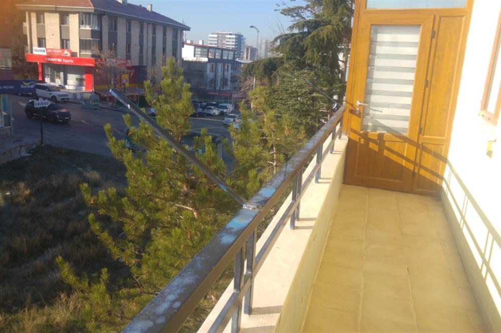 ÖVEÇLER KABİL CADDESİNDE SATILIK 5.5+1 DUBLEKS DAİRE