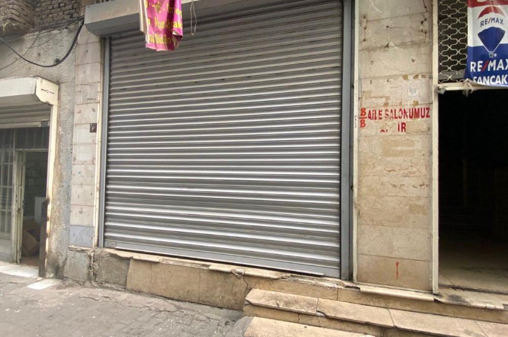 GAZİ CADDESİNDE KOMPLE BİNA