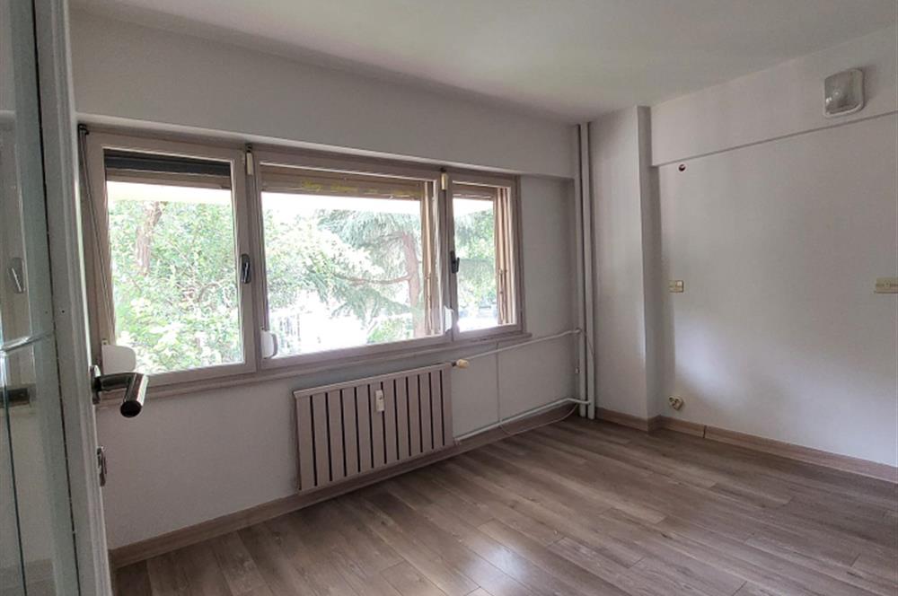 GÖZTEPE TANZİMAT SOKAKTA SATILIK 3+1 140 M2 DAİRE