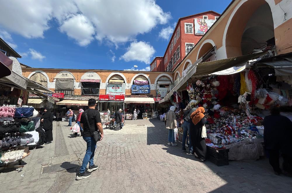 TARİH KOKAN BİR MÜLK KÜRKÇÜ HAN AVLUDA SATILIK DÜKKAN