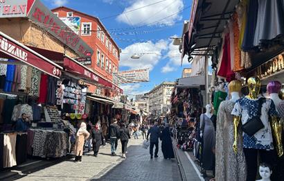 TARİH KOKAN BİR MÜLK KÜRKÇÜ HAN AVLUDA SATILIK DÜKKAN