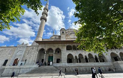 TARİH KOKAN BİR MÜLK KÜRKÇÜ HAN AVLUDA SATILIK DÜKKAN