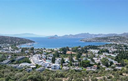 Bitez-Bodrum deniz manzaralı,müstakil havuzlu 5+1 satılık tripleks villa