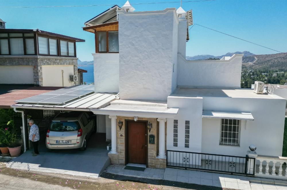 Bitez-Bodrum deniz manzaralı,müstakil havuzlu 5+1 satılık tripleks villa