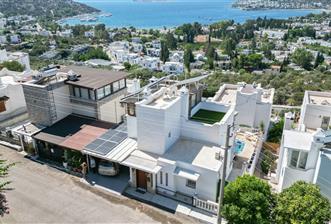 Bitez-Bodrum deniz manzaralı,müstakil havuzlı 5+1 satılık tripleks villa