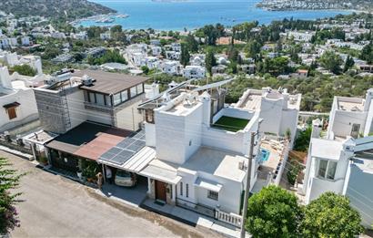 Bitez-Bodrum deniz manzaralı,müstakil havuzlı 5+1 satılık tripleks villa