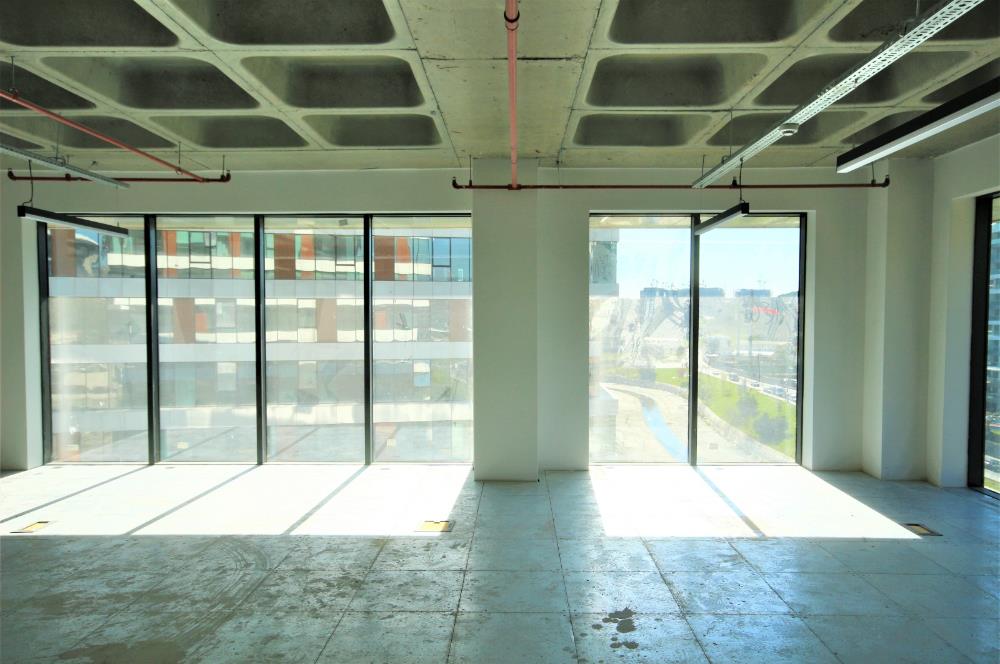 '''Porta Vadi kiralık Ofis 134m2 Şık Dekorasyonlu Çift Cepheli