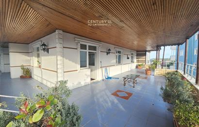 Bahçeköyde Büyük Teraslı 4+1 Kiralık Daire