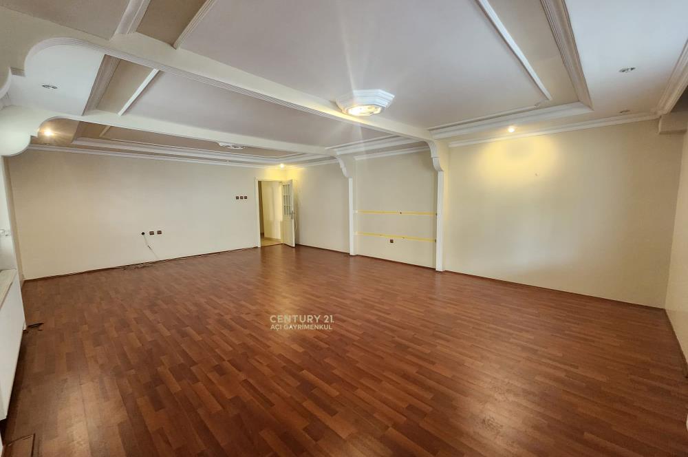 Bahçeköyde Büyük Teraslı 4+1 Kiralık Daire