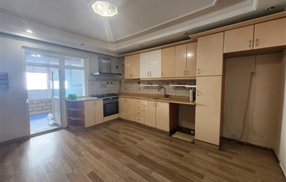 Bahçeköyde Büyük Teraslı 4+1 Kiralık Daire