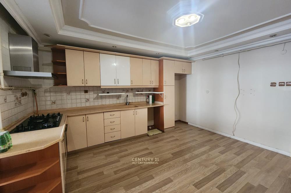 Bahçeköyde Büyük Teraslı 4+1 Kiralık Daire