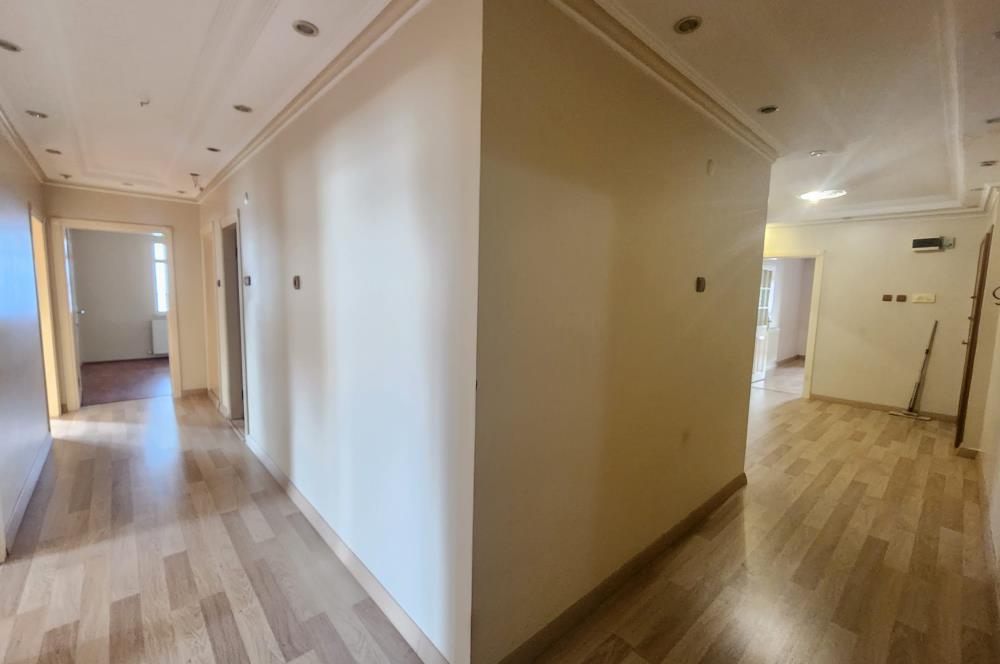 Bahçeköyde Büyük Teraslı 4+1 Kiralık Daire