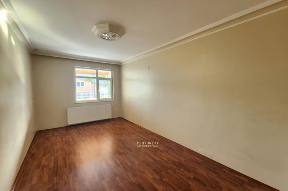 Bahçeköyde Büyük Teraslı 4+1 Kiralık Daire