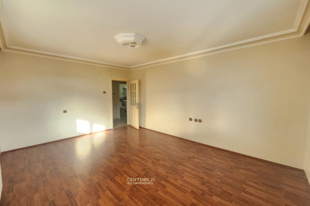Bahçeköyde Büyük Teraslı 4+1 Kiralık Daire