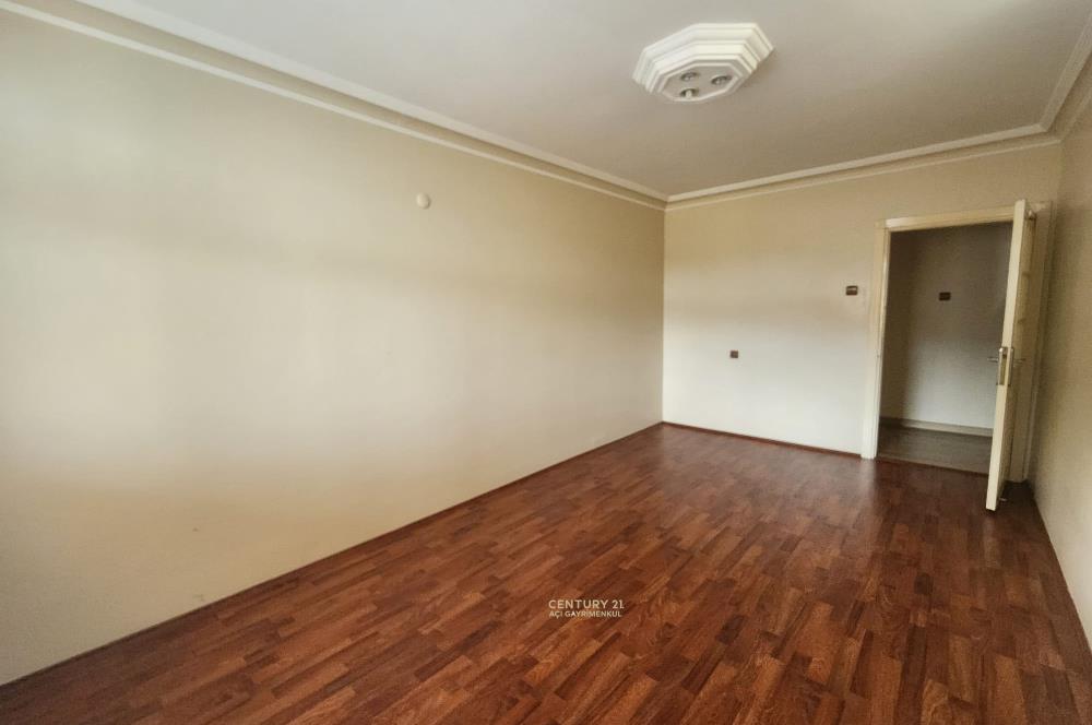 Bahçeköyde Büyük Teraslı 4+1 Kiralık Daire