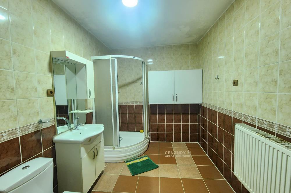 Bahçeköyde Büyük Teraslı 4+1 Kiralık Daire