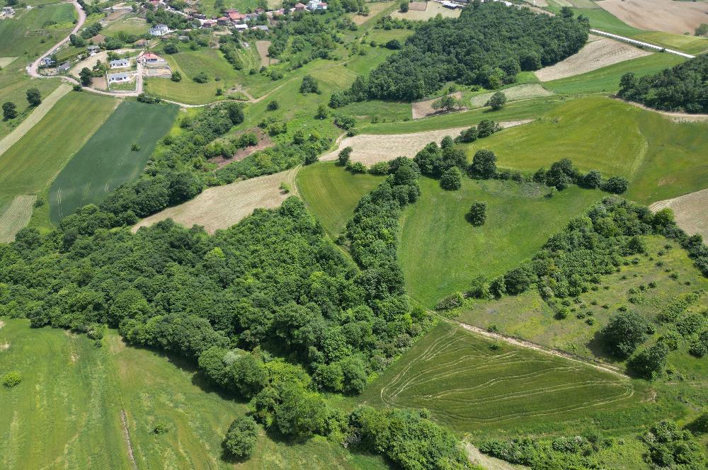 Kocaeli Derince Geredeli Doğayla iç içe 7.488m2 Satılık %5 imarlı Arazi