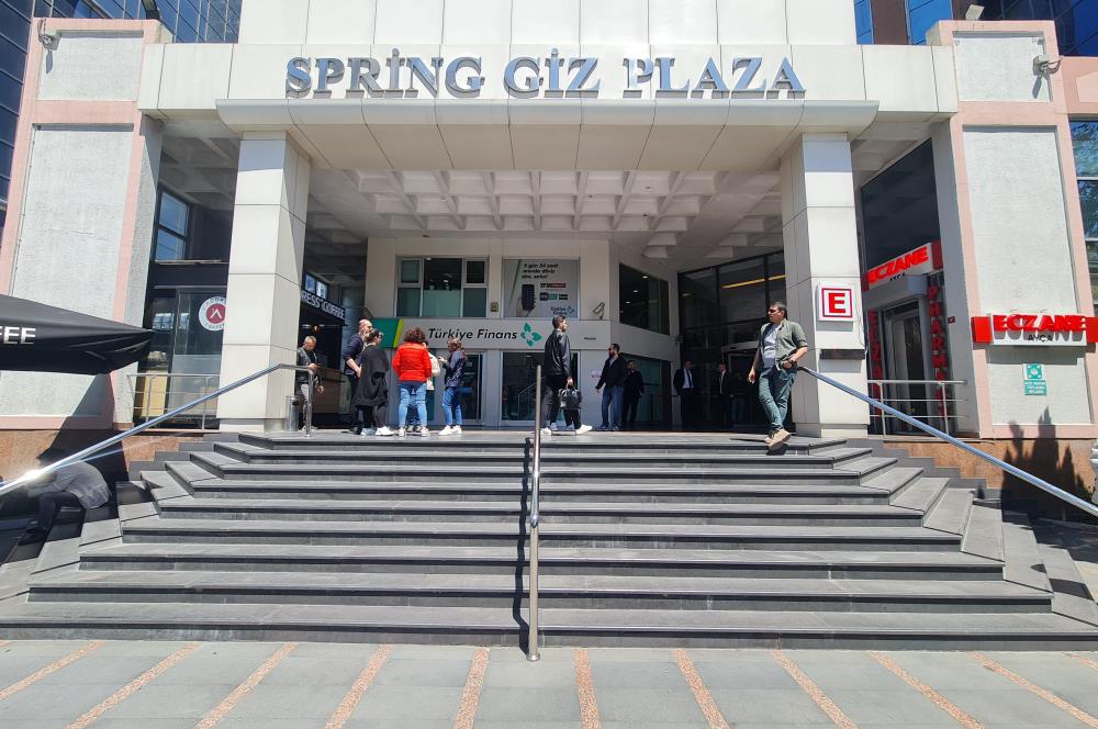 Maslak Plaza da Müstakil Girişli Düz Giriş 2 Katlı Dükkan Ofis