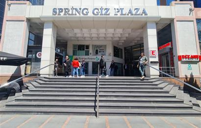 Maslak Plaza da Müstakil Girişli Düz Giriş 2 Katlı Dükkan Ofis