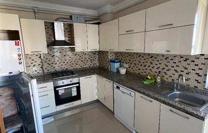 Kaşüstü Seyrantepe sitesinde geniş ferah full eşyalı daire