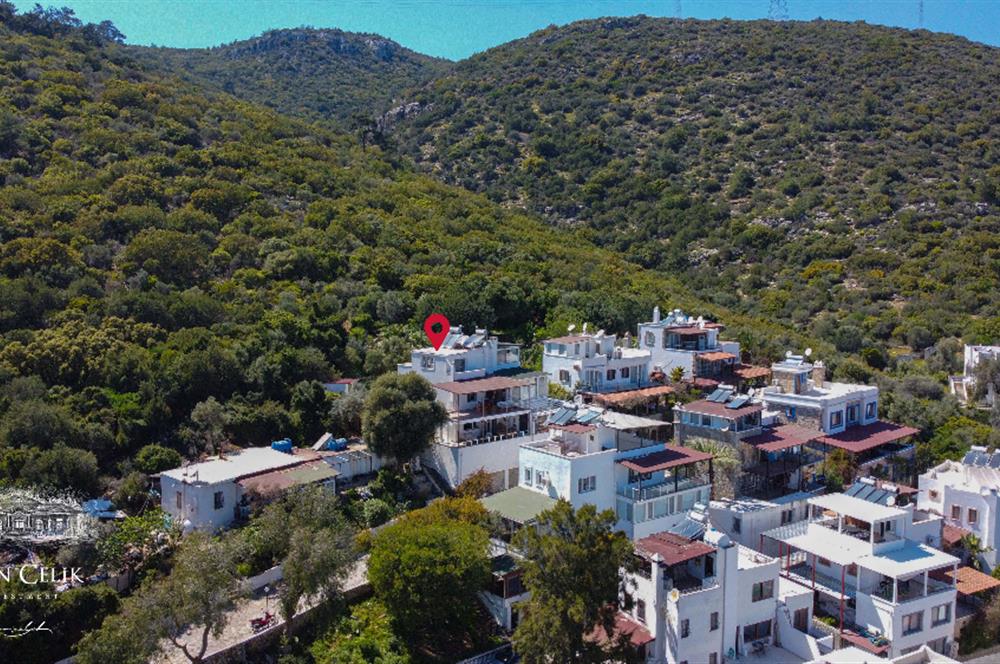 Bodrum Torba Bölgesinde 4+1 Deniz Manzaralı Tripleks Villa