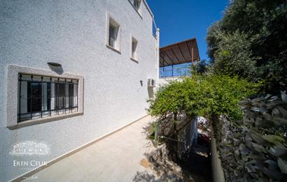 Bodrum Torba Bölgesinde 4+1 Deniz Manzaralı Tripleks Villa